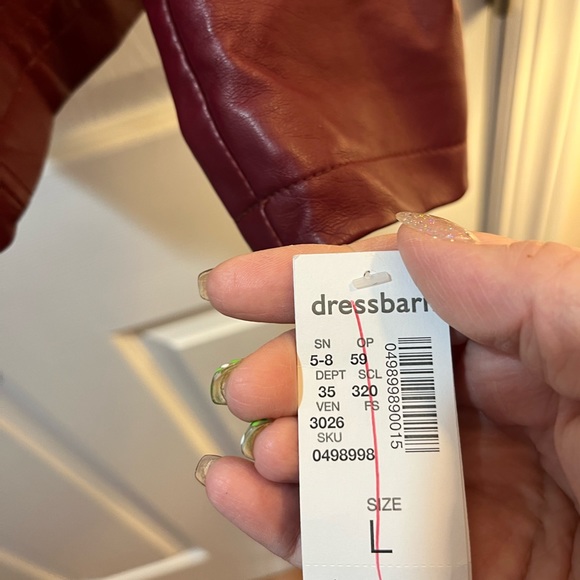 SOLD!
NWT! Women’s burgundy faux leather jacket. - Picture 5 of 5